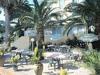 杏仁酒店 Saint-Raphaël