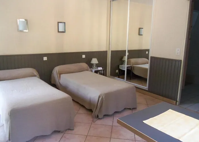 Les Amandiers Hotel 2*