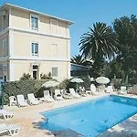 Les Amandiers Otel 2*