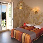 Otel Les Amandiers Saint-Raphaël