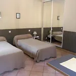 Les Amandiers Otel 2*