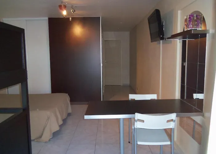 Les Amandiers Saint-Raphael (Var)