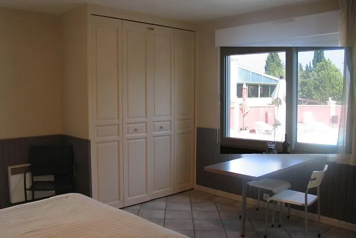 Les Amandiers Hotel 2*