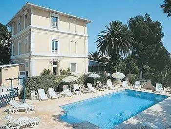 Les Amandiers Otel 2*